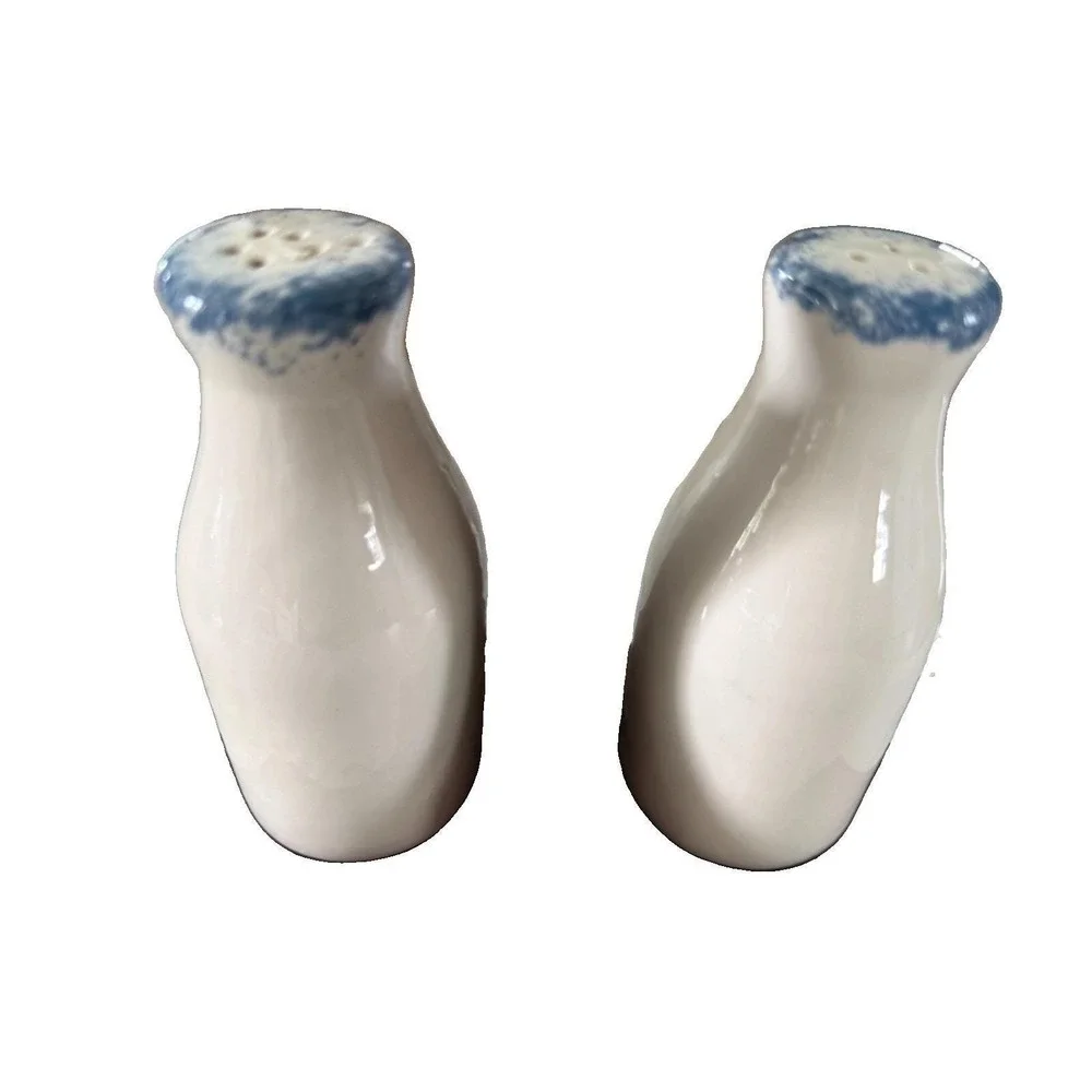 Country Style Milk Bottle Salt And Pepper Shakers With Wooden Stand Vintage